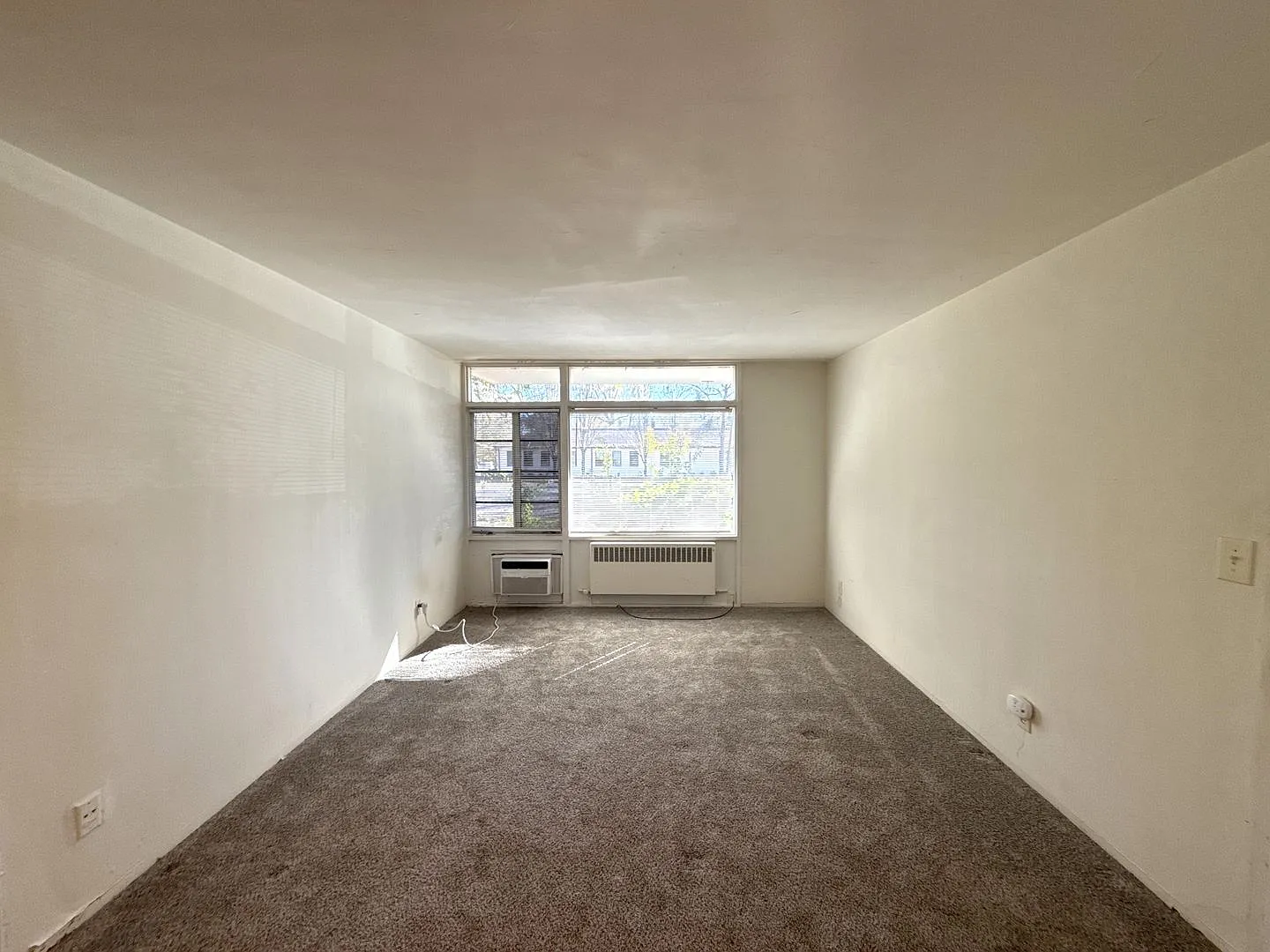 A0432-Kirkland Apts — Photo 3