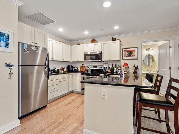 5th image of 8 Crowninshield St Unit 212