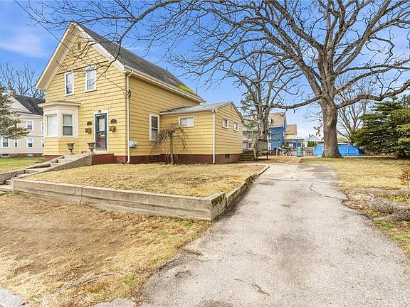 4th image of 211 Woodbine St