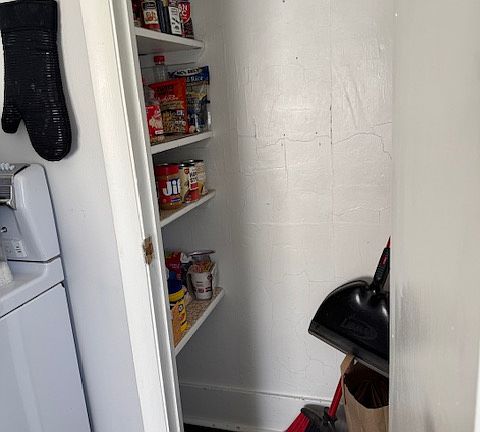 Spacious Kitchen Pantry
