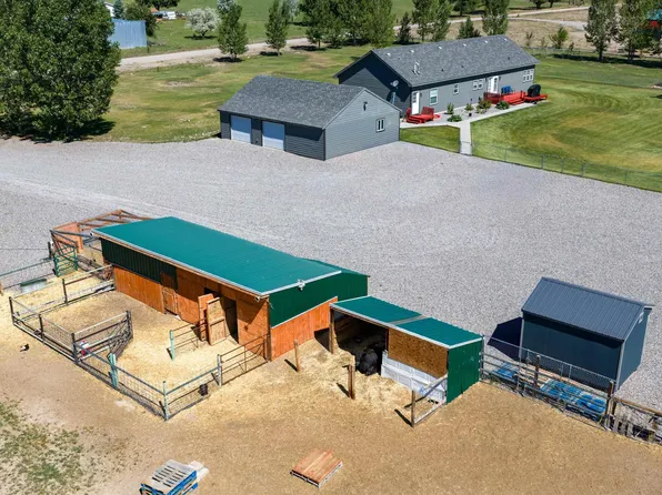 70 Red Feather Rd, Riverton, WY 82501