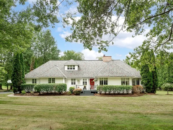 67 Hummel Blvd, Grove City, PA 16127