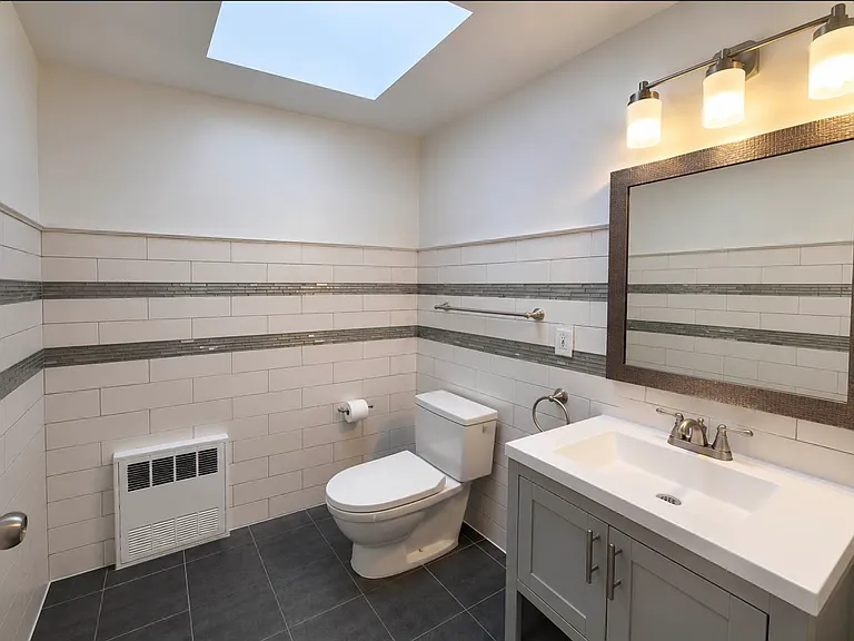 24-25 43rd St #3 — Photo 8
