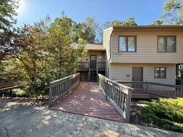 1849 E Waters Edge Dr #100, Bloomington, IN 47401