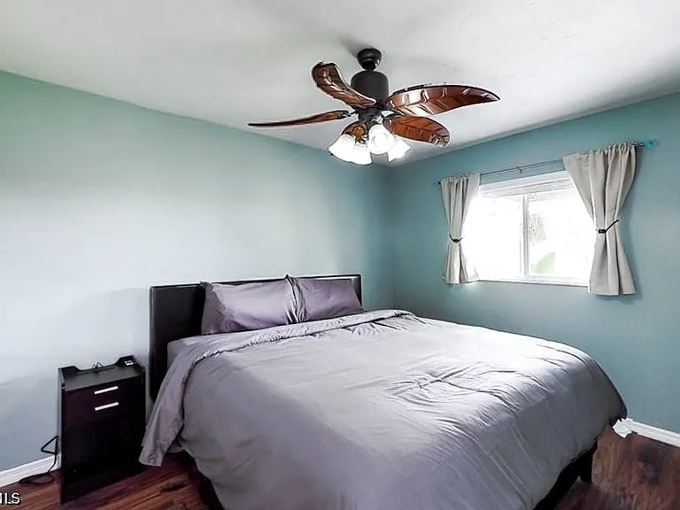 18401 Huckleberry Rd — Photo 17