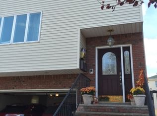 23 Saint Charles St, Newark, NJ 07105