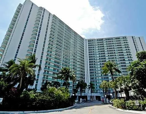 2 bed, 1357 sqft, $3,200 — Photo 1