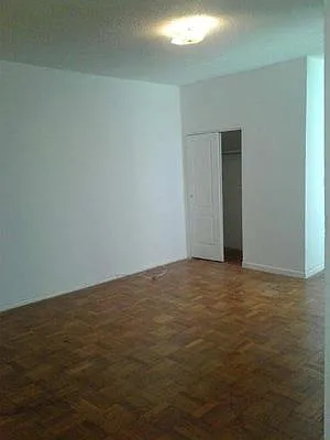 Rented by Arena Real Estate | media 19