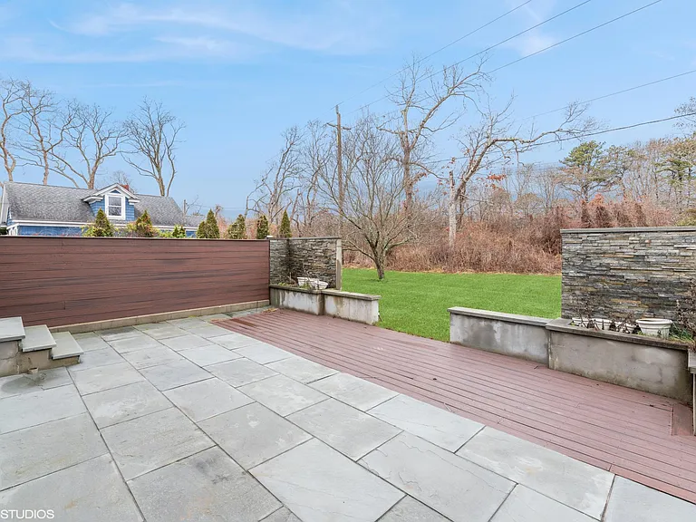 4 Box Tree Rd — Photo 32