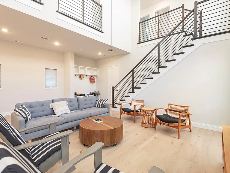 3675 Honeycutt Dr — Photo 13