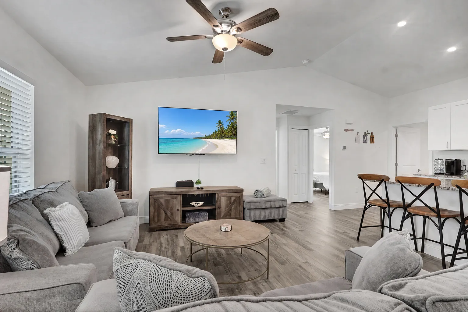4 bed, 1767 sqft, $4,000 — Photo 4
