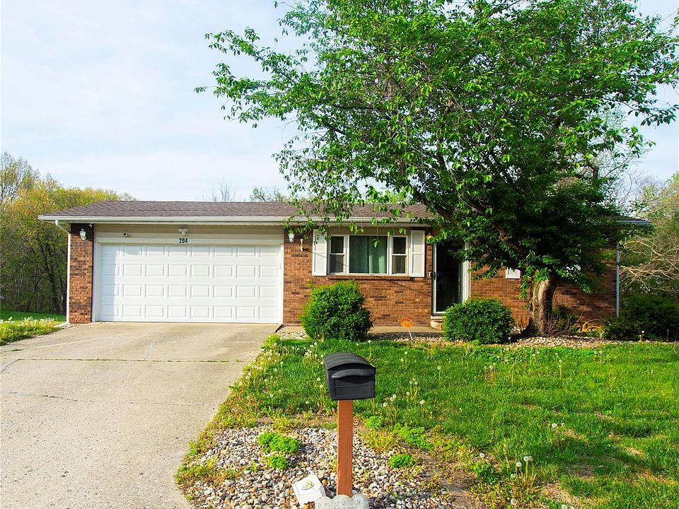 1st image of 204 Riverwoods Cv