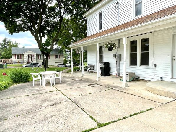 303 2nd St NW, Stewartville, MN 55976