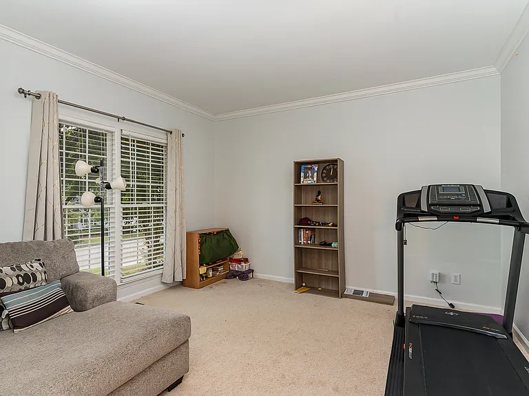 203 Brook Creek Dr — Photo 10