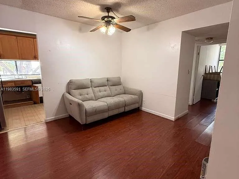 16909 N Bay Rd #211 — Photo 4