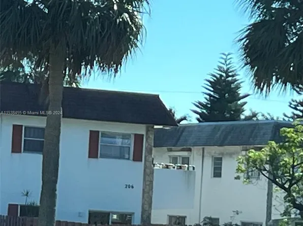206 SW 1st St #J-1, Pompano Beach, FL 33060