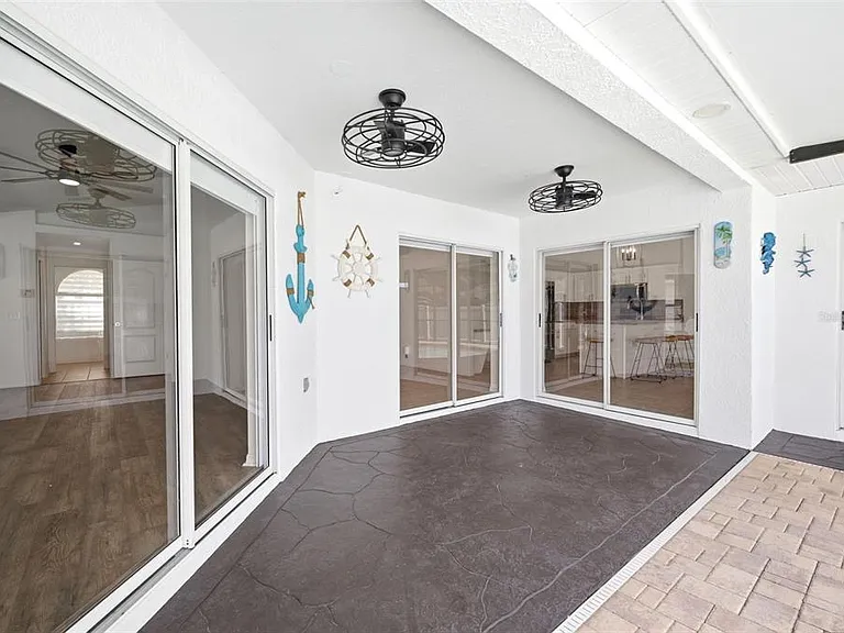 2210 Towering Oaks Cir — Photo 33