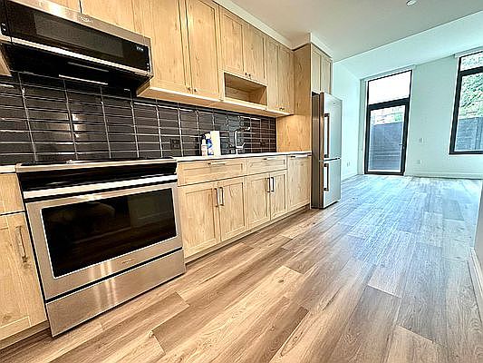 1st image of 160 Clarkson Ave APT 1T