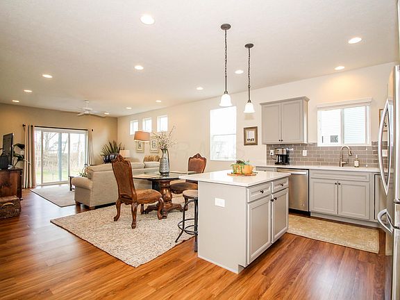 2nd image of 876 Corylus Dr SW