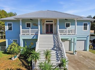 5 Palm Dr, Yankeetown, FL 34498