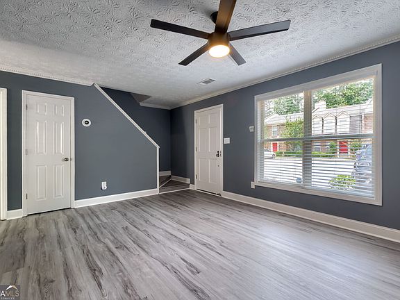 3rd image of 119 Forrest Ave