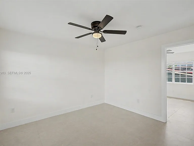 1021 SW 3rd St #4 — Photo 6