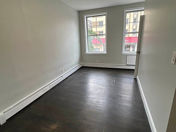 2nd image of 122 Avenue C APT 1