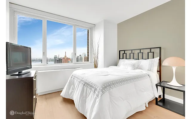 Rented by Douglas Elliman | media 8