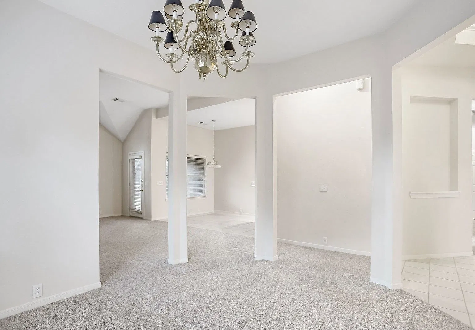 4 bed, 2.5 bath, 2268 sqft, $2,650 — Photo 2