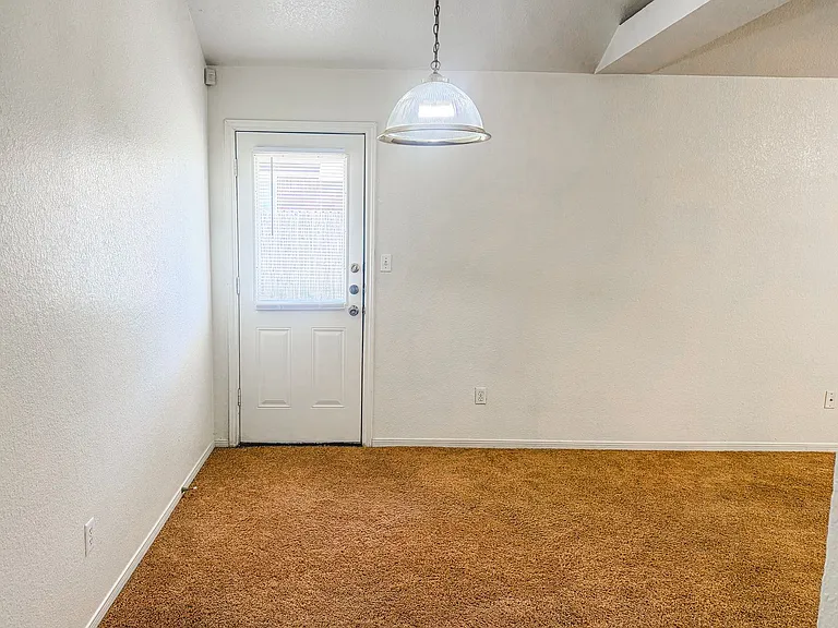 3802 Hitchrock Dr — Photo 6