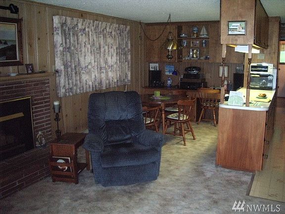 3rd image of 3326 Shoreline Dr