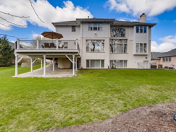 3rd image of 13917 Persimmon Dr