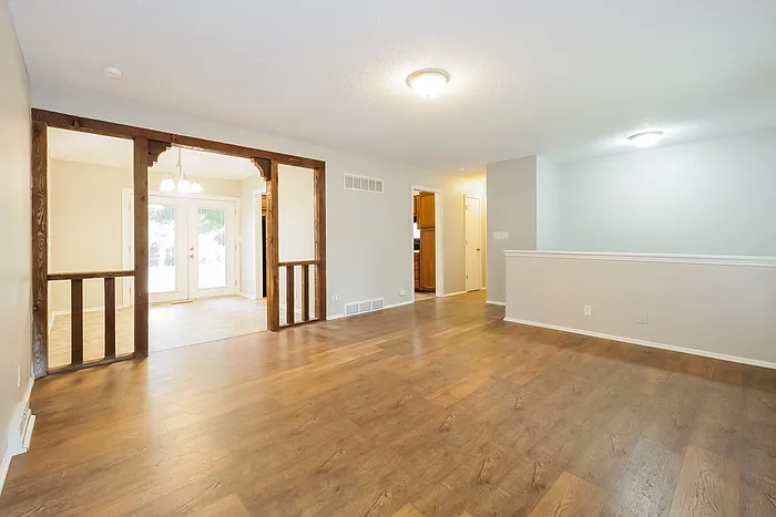 515 S Adams St — Photo 2