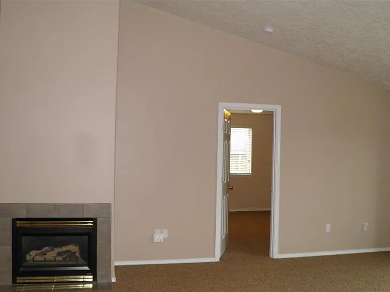 3340 NE Mendenhall Dr — Photo 8