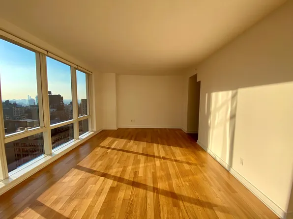 885 6th Avenue image 1 of 11