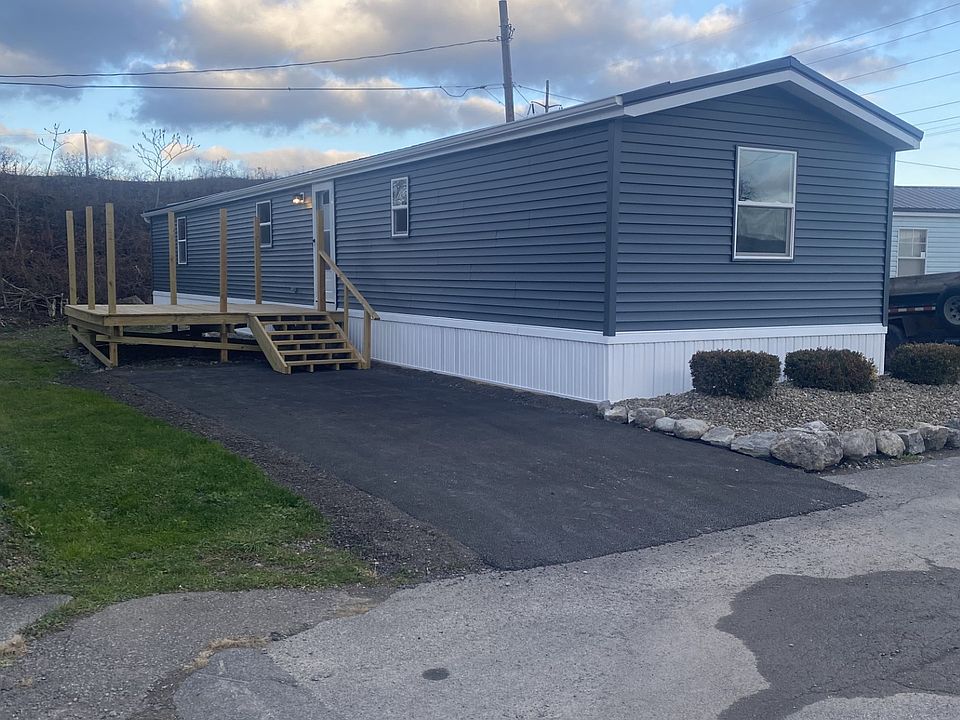 1st image of 23 Lisa Ln #23