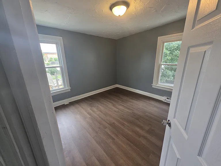 209 Poplar St — Photo 12