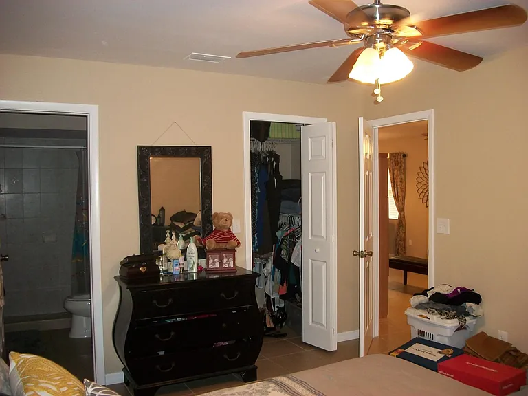 428 NE 16th Pl #4 — Photo 10