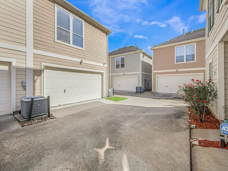 2926 Clay St — Photo 23
