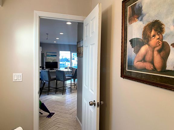 4th image of 1134 Washington Pl #1