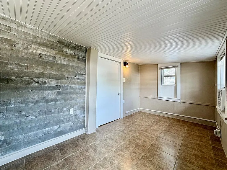 5050 2nd Ave N #UPPER — Photo 10