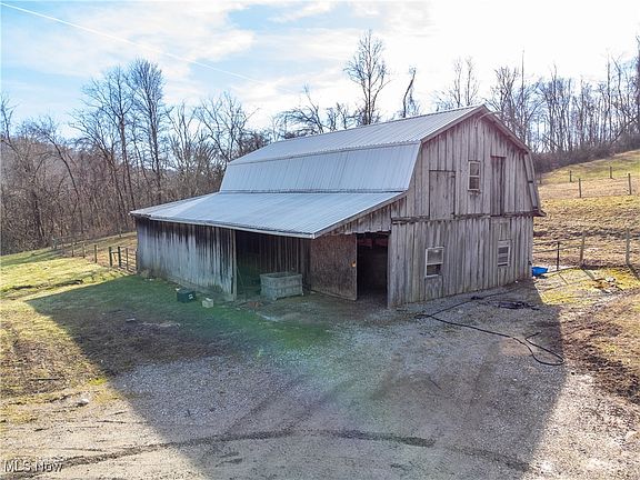 5th image of 61375 Underwood Ln