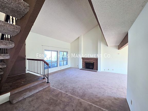 3rd image of 1403 Loma Rd