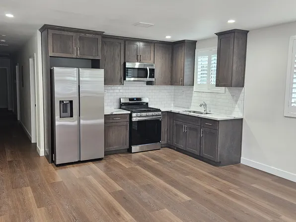 1129 W 61st St, Los Angeles, CA 90044