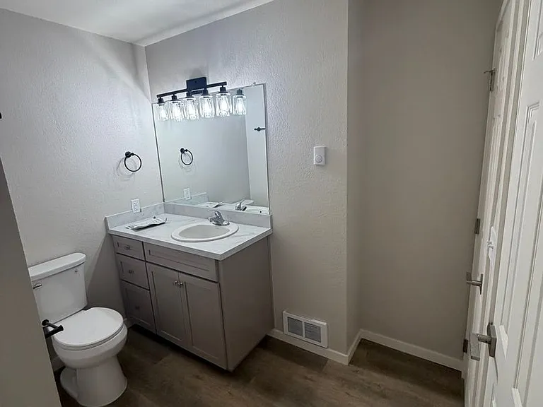 5664-5666 Glenridge Way #5668 — Photo 23