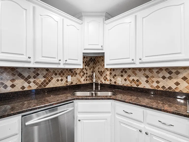 10403 Sandra Lynn Dr — Photo 16