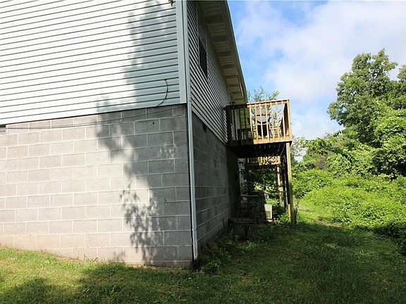 3rd image of 202 White Oak Dr NE