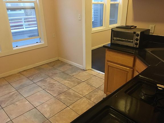 4th image of 2820-2824 California St #2820
