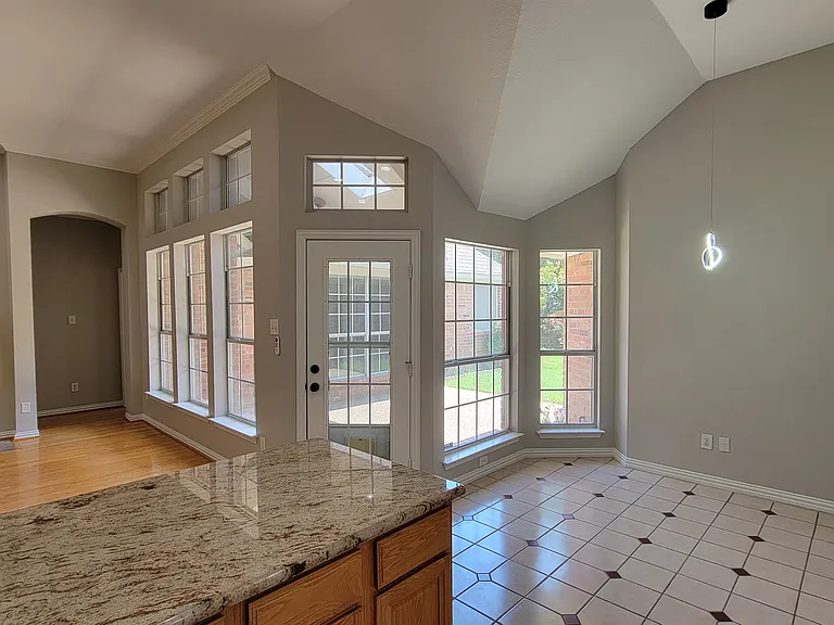 9726 Windy Hollow Dr — Photo 11