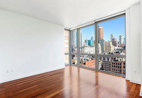 3rd image of 39 E 29th St #21-A